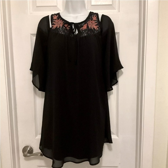 Heart Soul Women’s Cold Shoulder Layered Shift Dress Size Small - Picture 1 of 13